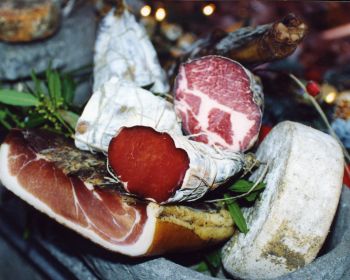 1.ENOGASTRONOMIA DEL TERRITORIO Salumi E Formaggi Ossolani Archivio Fotogtrafico Distretto Turistico Dei Laghi Ph CMVV